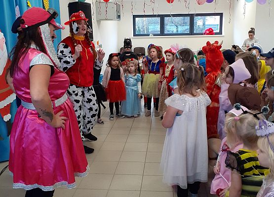 Grafika 5: MALI PRZEBIERAŃCY