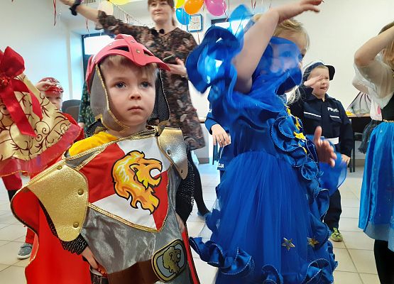 Grafika 7: MALI PRZEBIERAŃCY