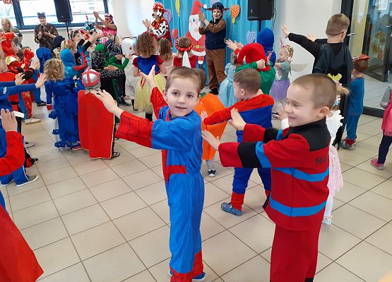 Grafika 8: MALI PRZEBIERAŃCY