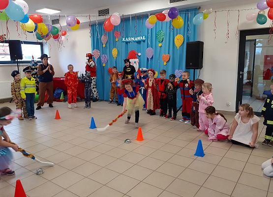 Grafika 15: MALI PRZEBIERAŃCY