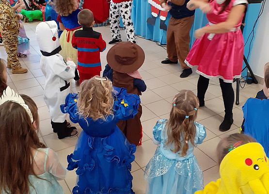 Grafika 16: MALI PRZEBIERAŃCY