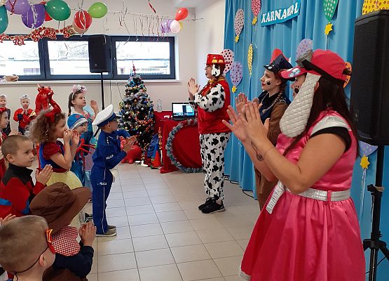 Grafika 19: MALI PRZEBIERAŃCY