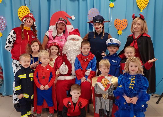 Grafika 1: MALI PRZEBIERAŃCY