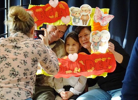 Grafika 38: Dzień Babci i Dziadka 24.01.2025r.