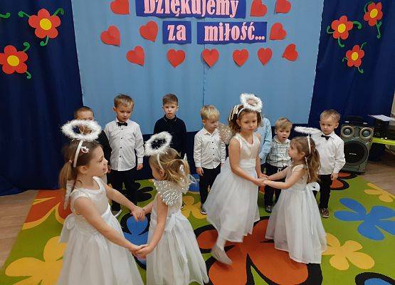 Grafika 2: WSPANIALI GOŚCIE