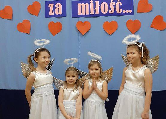 Grafika 3: WSPANIALI GOŚCIE