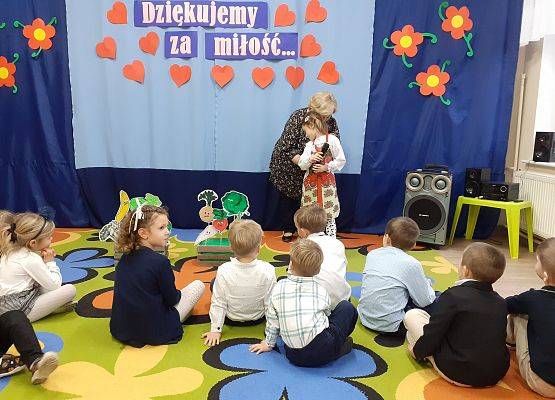 Grafika 5: WSPANIALI GOŚCIE