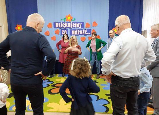 Grafika 14: WSPANIALI GOŚCIE