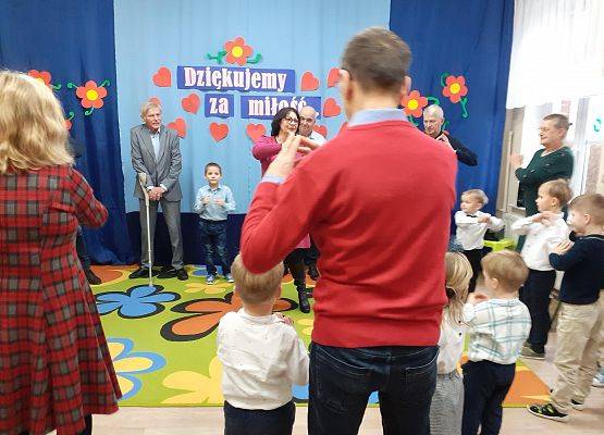 Grafika 15: WSPANIALI GOŚCIE