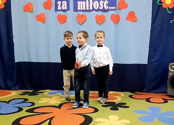 Grafika 16: WSPANIALI GOŚCIE