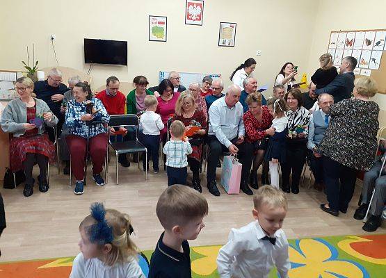 Grafika 22: WSPANIALI GOŚCIE