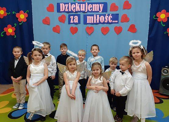 Grafika 1: WSPANIALI GOŚCIE