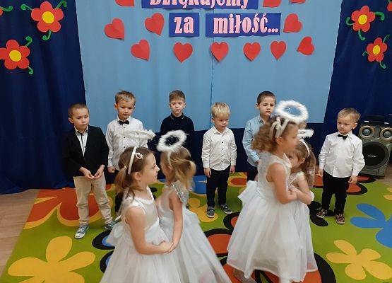 Grafika 27: WSPANIALI GOŚCIE