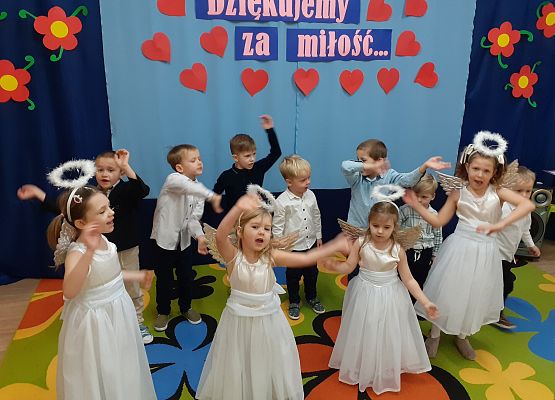 Grafika 25: WSPANIALI GOŚCIE