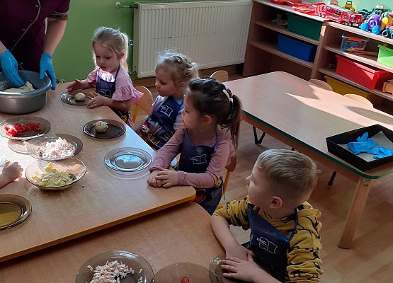 Grafika 21: Dzień pizzy