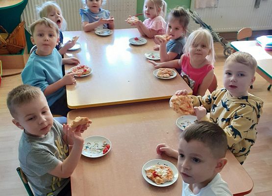 Grafika 27: Dzień pizzy