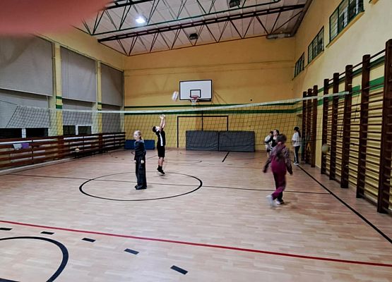 Ciemna… głośna… noc…4b!!!
