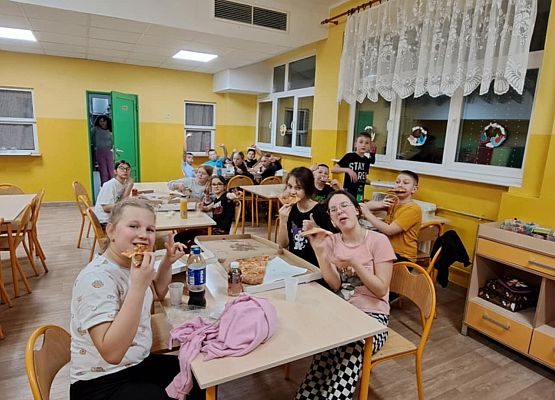 Ciemna… głośna… noc…4b!!!