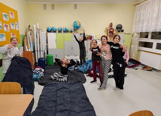 Ciemna… głośna… noc…4b!!!