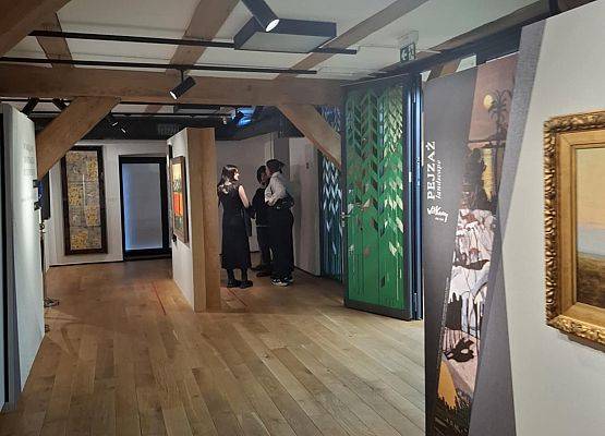 Wyjazd do teatru na spektakl Zemsta