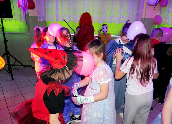 Zabawa Karnawałowa 2025 - młodsze klasy.