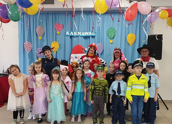 Grafika 1: Bal karnawałowy