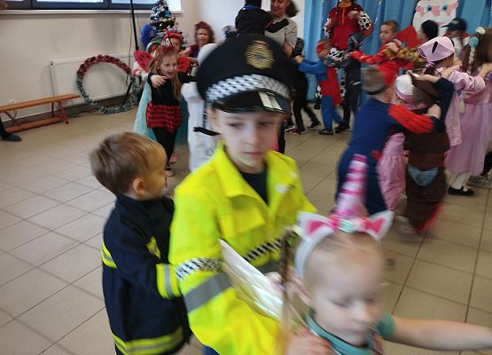 Grafika 6: Bal karnawałowy