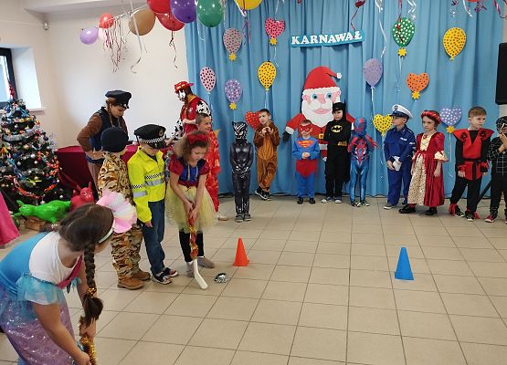 Grafika 9: Bal karnawałowy