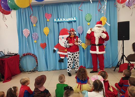 Grafika 15: Bal karnawałowy