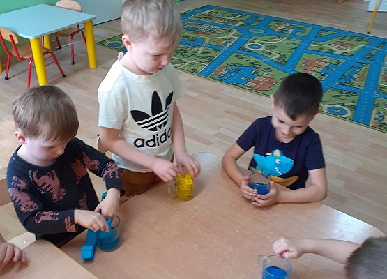 Eksperymenty w młodszej grupie