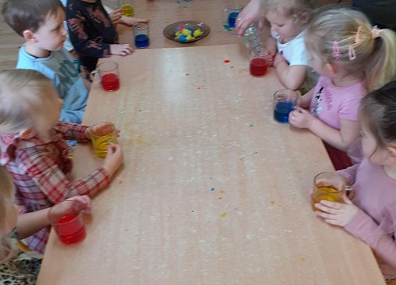 Eksperymenty w młodszej grupie