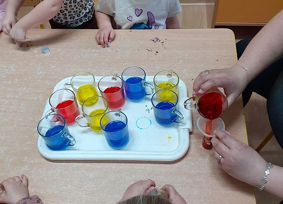 Eksperymenty w młodszej grupie