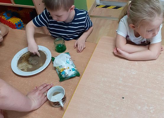 Eksperymenty w młodszej grupie