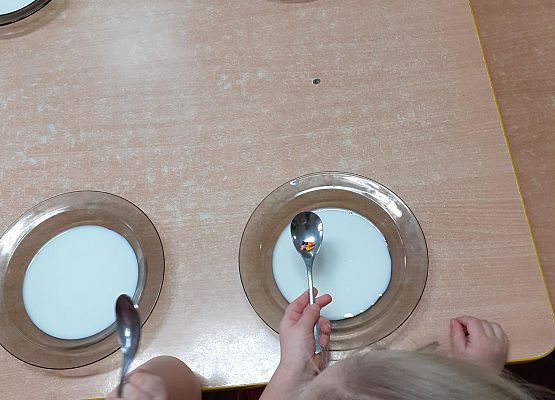 Eksperymenty w młodszej grupie