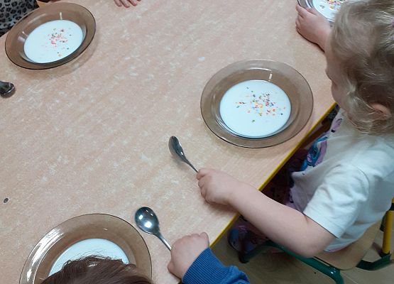 Eksperymenty w młodszej grupie