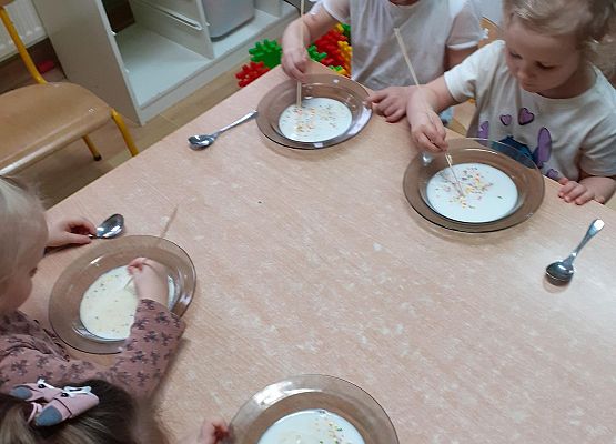 Eksperymenty w młodszej grupie