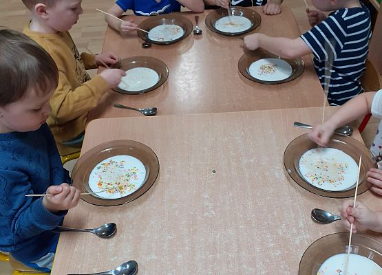 Eksperymenty w młodszej grupie