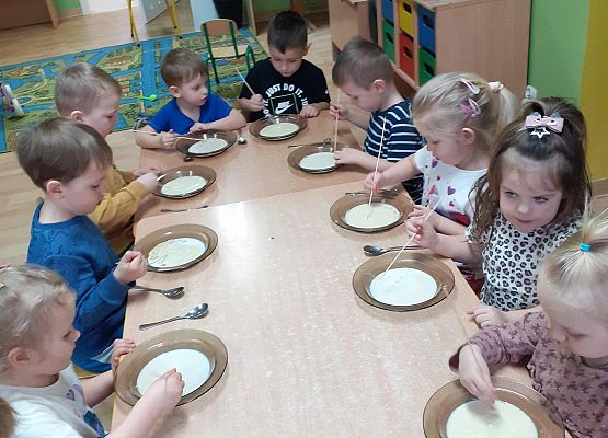 Eksperymenty w młodszej grupie