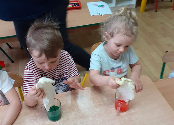 Eksperymenty w młodszej grupie