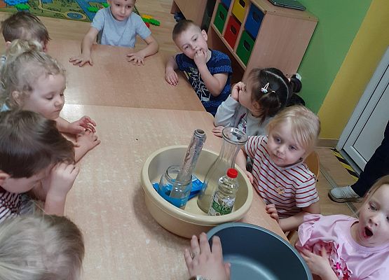 Eksperymenty w młodszej grupie