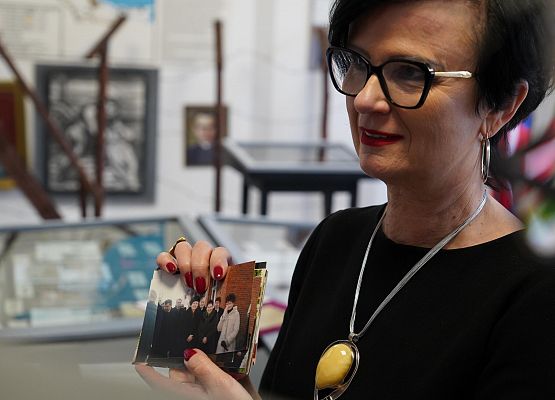 Grafika 7: Uczczenie pamięci Konstantīna Čakste w 80. rocznicę Memorandum Centralnej Rady Łotwy