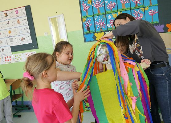 Powitanie wiosny w szkole w Garczegorzu 21 marca 2025rok.