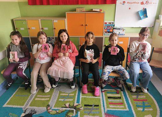 Grafika 4: Dzień Kobiet w szkole