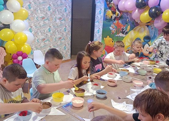 Grafika 9: Jedziemy do Bajkowego Zamku na Gwizdówce!