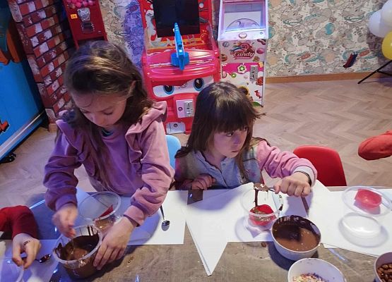 Grafika 2: Jedziemy do Bajkowego Zamku na Gwizdówce!