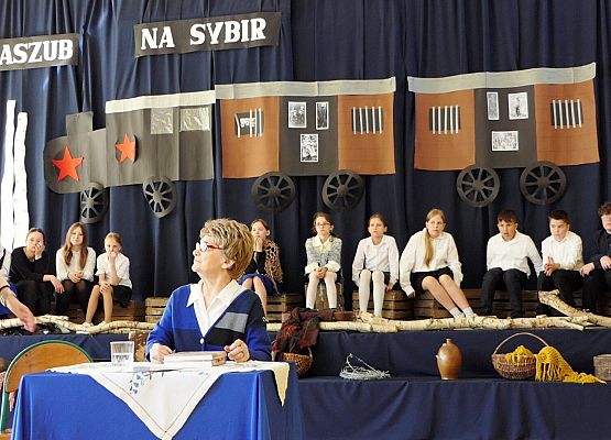 Uroczysty apel z okazji Dnia Sybiraka w ZS w Garczegorzu IV 2025.