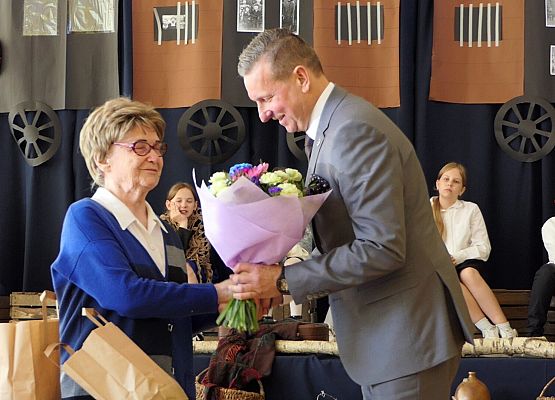 Uroczysty apel z okazji Dnia Sybiraka w ZS w Garczegorzu IV 2025.