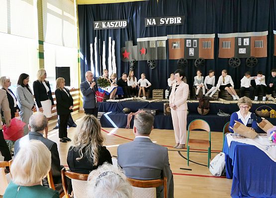 Uroczysty apel z okazji Dnia Sybiraka w ZS w Garczegorzu IV 2025.