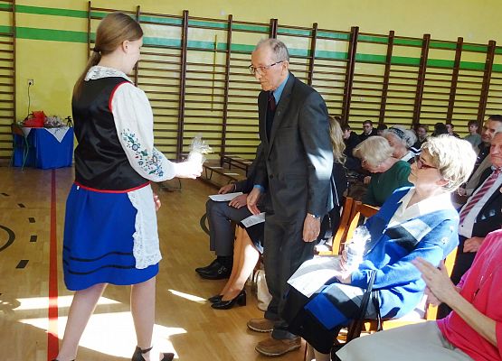 Uroczysty apel z okazji Dnia Sybiraka w ZS w Garczegorzu IV 2025.