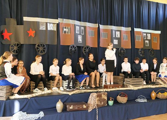 Uroczysty apel z okazji Dnia Sybiraka w ZS w Garczegorzu IV 2025.